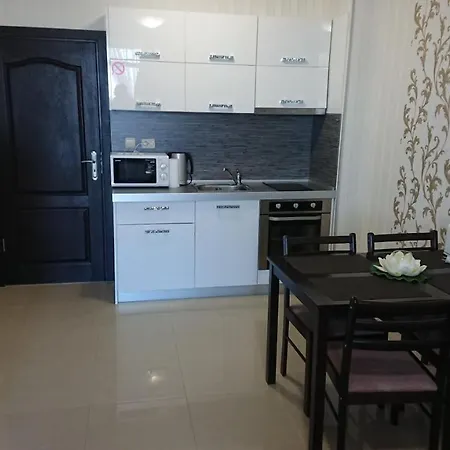 Sianie в центъра на слънчев бряг, само на няколко крачки от плажа Apartman *